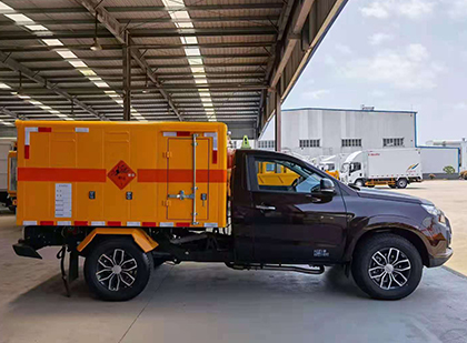 集宁爆破器材运输车